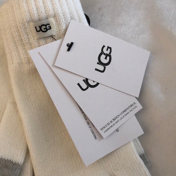 UGG Ivory White Knit Gloves Touch Screen Compatible Finger Tips OS NWT - Picture 3 of 12
